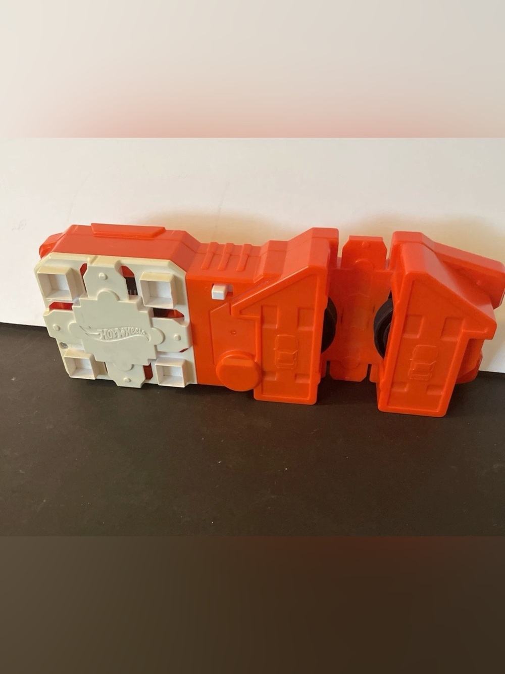 Mattel Hot Wheels Track Builder Power Booster (model FLK92),